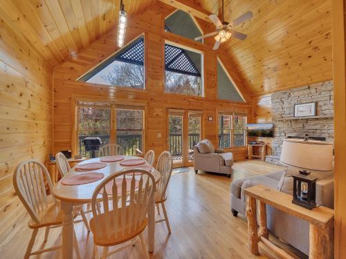Tranquility - Quiet and Comfortable Cabin! Close to the Tanger Outlet Shopping cabin detail