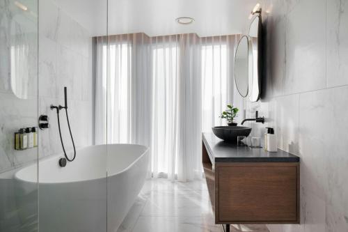 The Stratford Hotel London - image 12