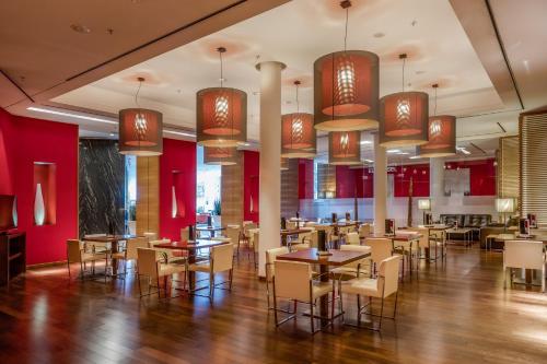 酒吧/高級酒吧, 索羅拉宮酒店塞爾科特酒店 (Sercotel Sorolla Palace) in 貝尼馬米特