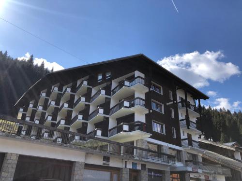 Appartement 3* a 5 min du centre de Morzine, balcon, 2 chambres, parking, service inclus - FR-1-754- near Mouilles Ski Lift