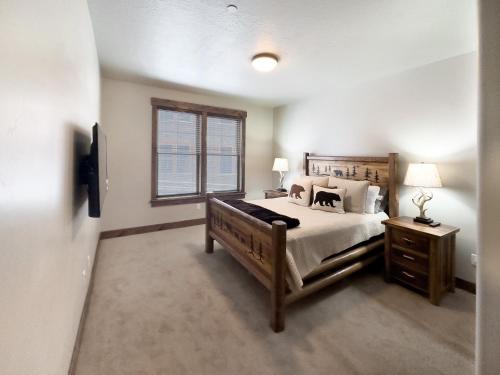 Ideal Condo 2 Minute Drive to Deer Valley's Lift Ideal Condo 2 Minute Drive to Deer Valley's Lift