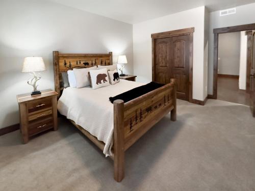 Ideal Condo 2 Minute Drive to Deer Valley's Lift Ideal Condo 2 Minute Drive to Deer Valley's Lift