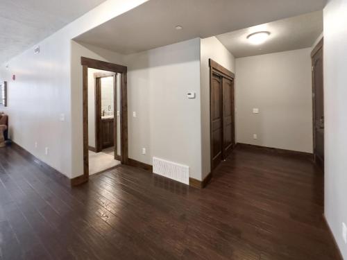 Ideal Condo 2 Minute Drive to Deer Valley's Lift Ideal Condo 2 Minute Drive to Deer Valley's Lift