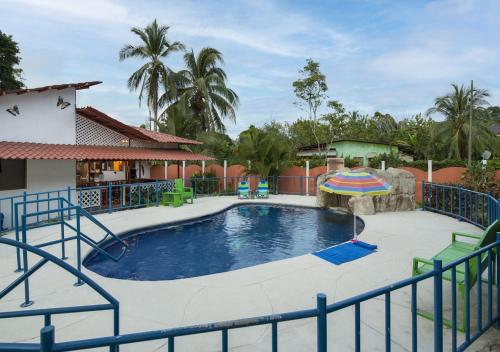 Poolside, 2BR Home, Walk to Beach and Dining, Manzanillo (foto 2)