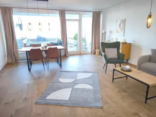 Schleizauber Ferienwohnung mit Wasserblick und einer großzügigen Terrasse in Schleswig, Deutschland
