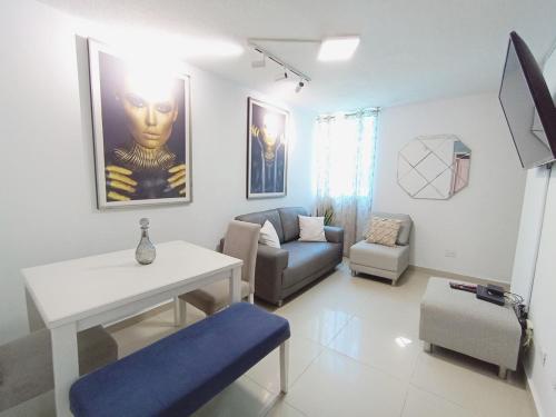 Apartamento de 3 Habitaciones 2 TV con parqueadero cerca al estadio