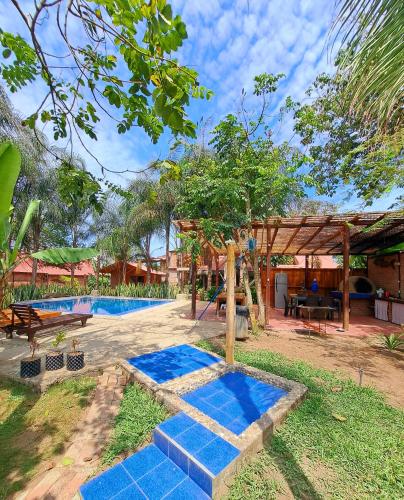Peldbaseins, Cabanas La Tortuga in Puerto Lopez