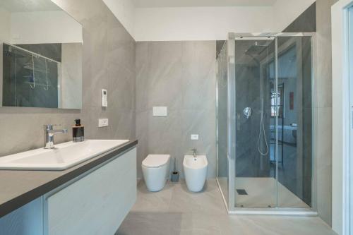 Einstein - Modern Apartment with Balcony, Somma Lombardo (fotografie 5)