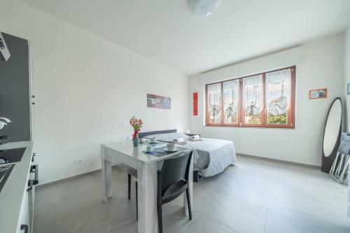 Einstein - Modern Apartment with Balcony, Somma Lombardo (fotografie 8)