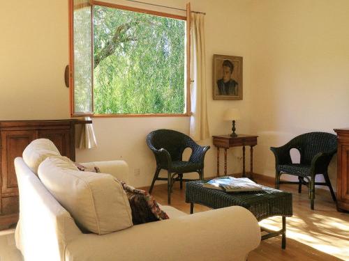 Gîte Les Courtines (Gite Les Courtines) in سان ساتورنين دي لوسيان