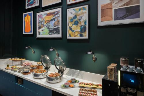 Executive King Room, Executive Lounge Access image 8