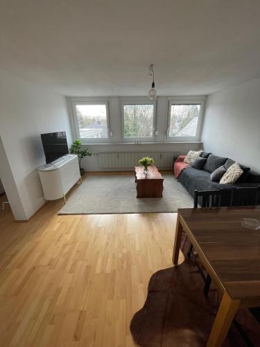 Quiet Center Apartment - 10 min to Center & Oktoberfest - Free Parking - near Nymphenburg Palace & Botanical garden, Мюнхен (фото 10)