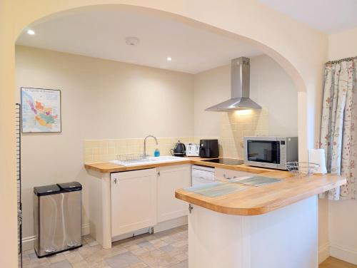 Brewery Cottage Chichester - image 10