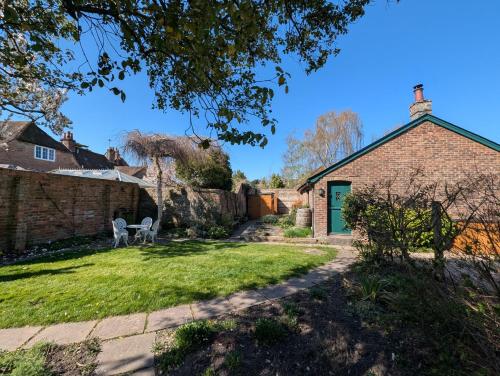Brewery Cottage Chichester - image 13