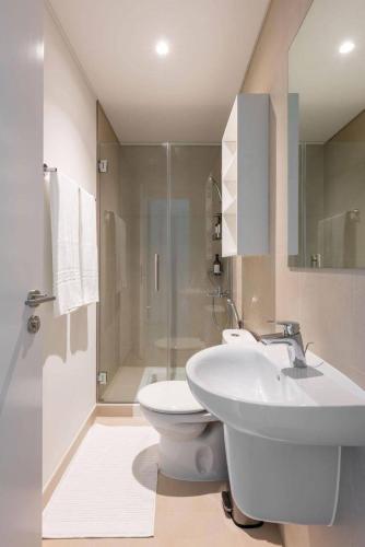 Amazing 3Bedroom with Fountains & Burj Khalifa Views High Floor in Downtown Views II, Dubai (photo 7)