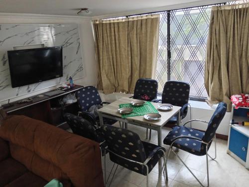 Shared lounge/TV area, Amplio apartamento vacacional para 6 personas in Lecheria