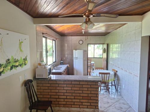 Kitchen, Casa de praia - Recanto do Sambaqui in Praia de Daniela