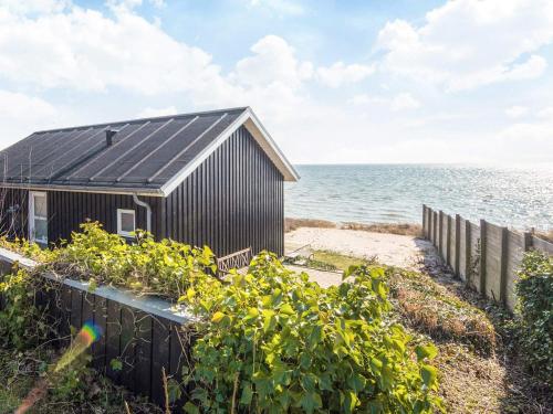 Seaside Panorama Retreat