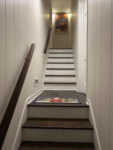 Room in Lake Home - 2BR 1BA Kitchenette in กรีนิช (คอนเนตติคัต)