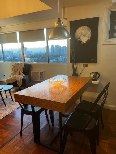 Greenhills 1BR Lower Penthouse w Panoramic View in San Juan