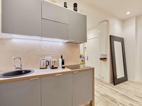 Superb Apartment Invalides St Germain des Près - image 12