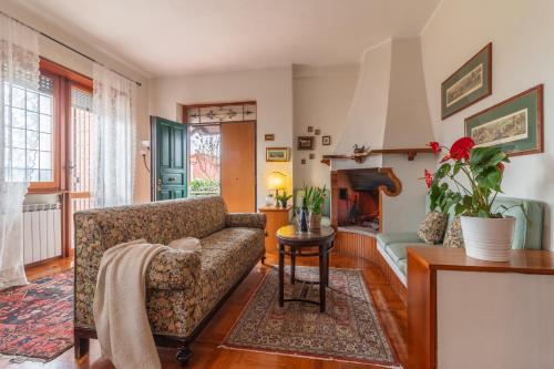  Spaziosa villa bifamiliare in Campagnano di Roma