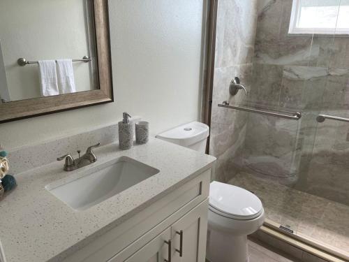 Three-Bedroom Apartment image 9