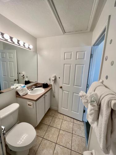 Three-Bedroom Apartment image 9