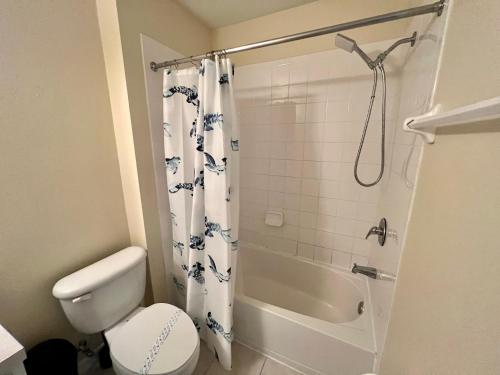 Three-Bedroom Apartment image 2