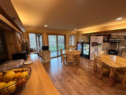 Methow River Lodge Cabins - image 10