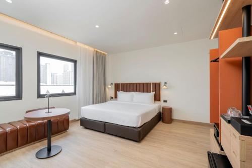 Asoka Hotel at Asoke Makkasan Room Type - Deluxe King Room