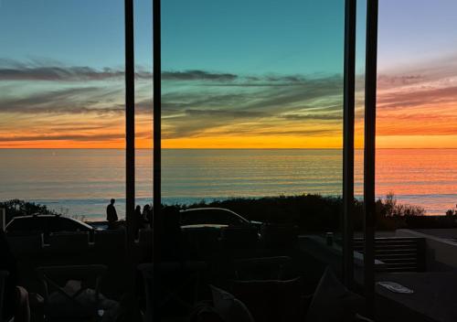 Henley Beachfront Luxury Home With Private Pool, Spa And Sauna!