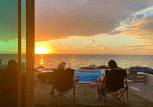 Henley Beachfront Luxury Home With Private Pool, Spa And Sauna!