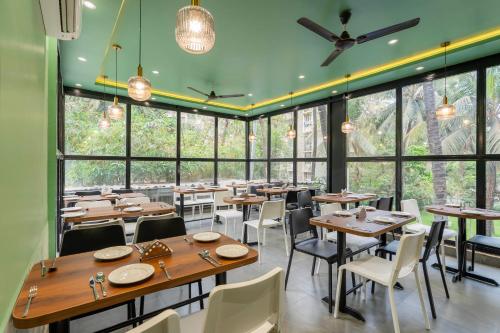 Restaurant, asar Elite by Orion Hotels in Juhu Beach