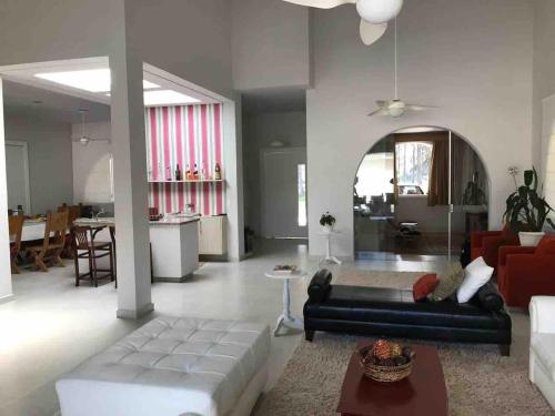 VIP Luxurious mansion gated community Acapulco in Jardim Acapulco