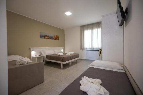 Deluxe Room image 10