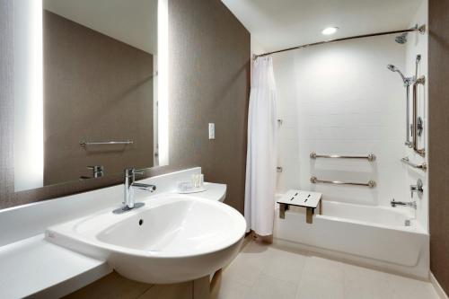 SpringHill Suites by Marriott Salt Lake City-South Jordan - image 6