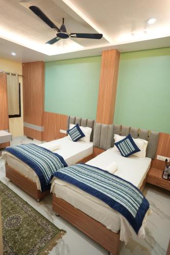 room detail thumbnail 0