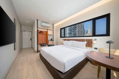 Asoka Hotel at Asoke Makkasan Room Type - Superior King Room