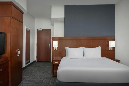 King Room with Sofa Bed