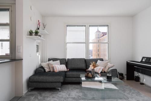 1BR City Apartment with Balcony Next to the Sea, Хельсинки (фото 2)