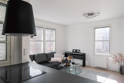 1BR City Apartment with Balcony Next to the Sea, Хельсинки (фото 9)