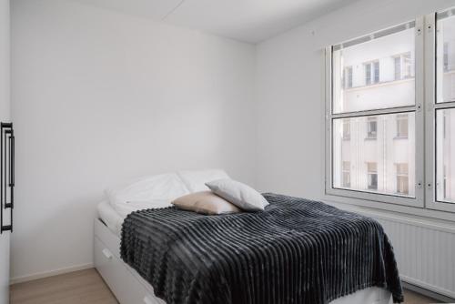 1BR City Apartment with Balcony Next to the Sea, Хельсинки (фото 6)