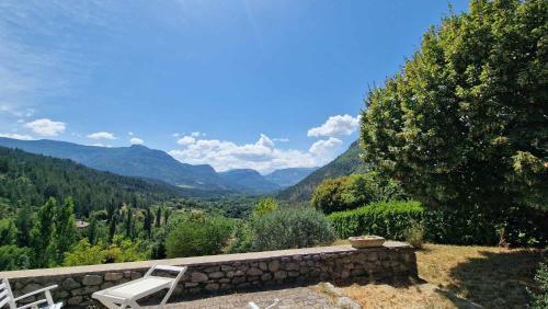 maison de village , chaleur, baignades et terroir en drôme gîte à louer La Charce