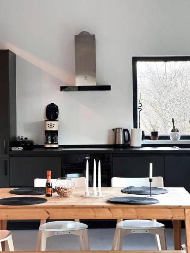 Facilities, Black Walnut House with indoor outdoor fireplace in Homorâciu