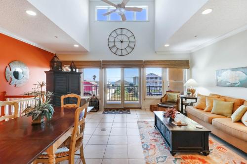 South Fletcher Apartment - image 11