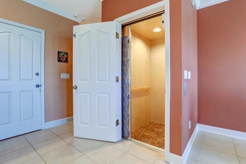 Pet Friendly Condo with Private Parking and Elevator - Tap to explore photos