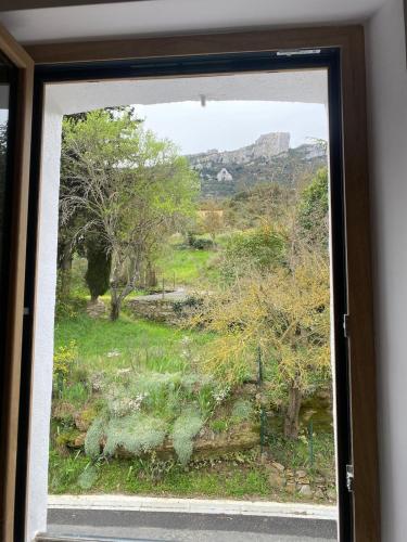 Gîte lumineux avec jardin, vue sur Peyrepertuse (Gite lumineux avec jardin, vue sur Peyrepertuse) in Rouffiac-des-Corbieres