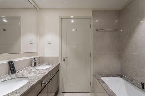 KING 2BR LUX Apt-5mins Dubai Mall-Downtown Dubai, Dubai (Foto 10)