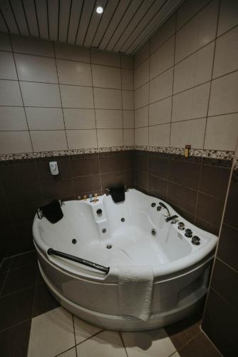 Badkamer, Hotel Mlavske Terme Zdrelo in Petrovac Na Mlavi